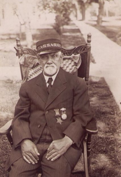 JOHN HAYES MEDAL OF HONOR WAR MEMORIAL PHOTO