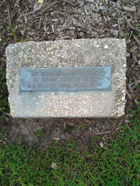 GOLDEN CIRCLE CLUB MEMORIAL TREE PLAQUE