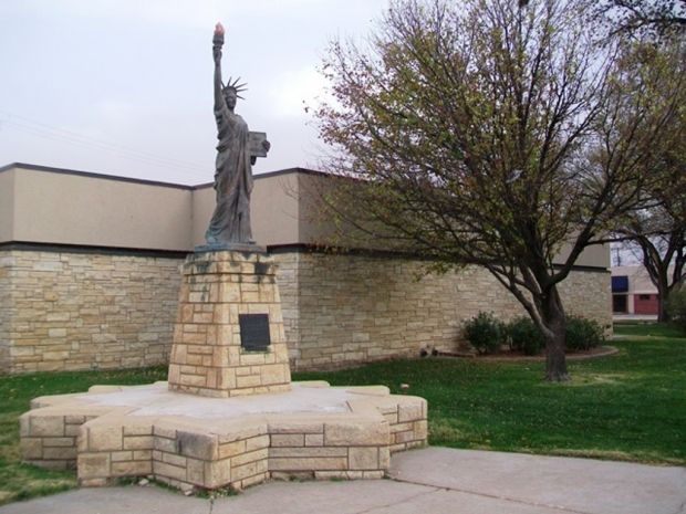 LIBERAL REPLICA OF THE STATUE OF LIBERTY MEMORIAL