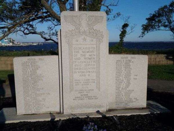 LAVALLETTE WORLD WAR I AND WORLD WAR II MEMORIAL