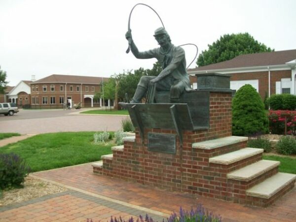 THE OLD MULE-SKINNER WAR MEMORIAL
