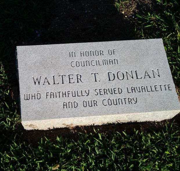 WALTER T. DONLAN MEMORIAL PLAQUE