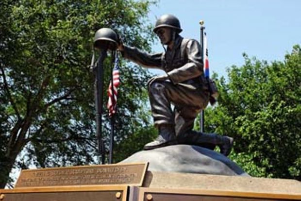 KANSAS KOREAN WAR MEMORIAL STATUE