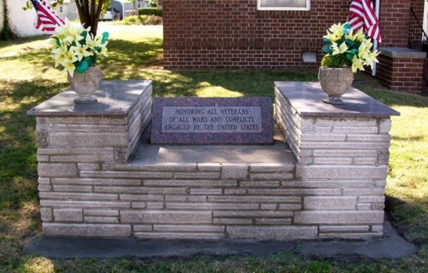 BAXTER SPRINGS AMERICAN LEGION POST 206 VETERANS MEMORIAL