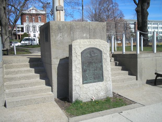 BOSTON NAVAL SHIPYARD EMPLOYEES WAR MEMORIAL
