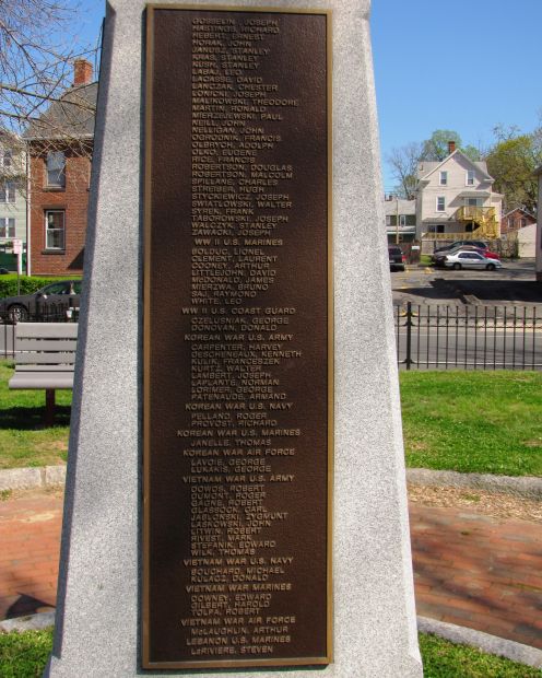 CHICOPEE WAR VETERANS MEMORIAL PLAQUE D