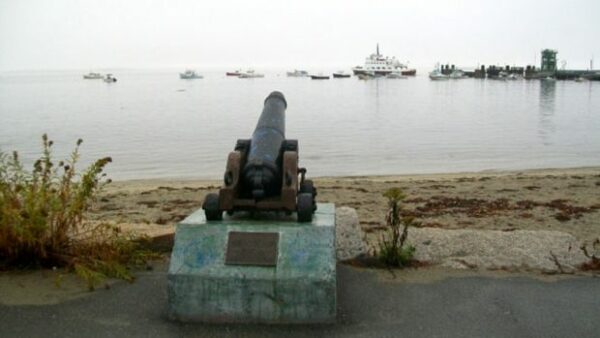 LINCOLNVILLE WAR OF 1812 CANNON MEMORIAL