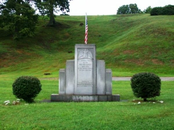 BOYD COUNTY CHAPTER AMERICAN GOLD STAR MOTHERS MEMORIAL