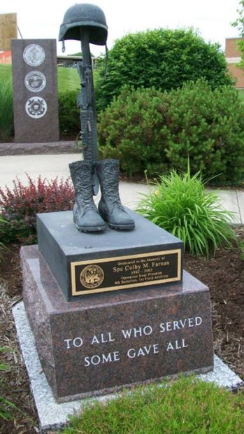 SPC COLBY M. FARNAN WAR MEMORIAL BATTLEFIELD CROSS