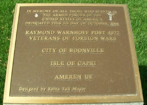 BOONVILLE VETERANS MEMORIAL PLAQUE A