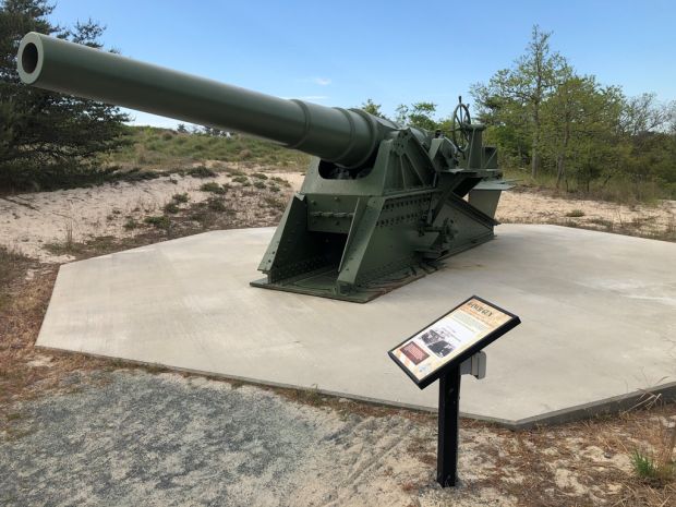 8-INCH GUN WAR MEMORIAL