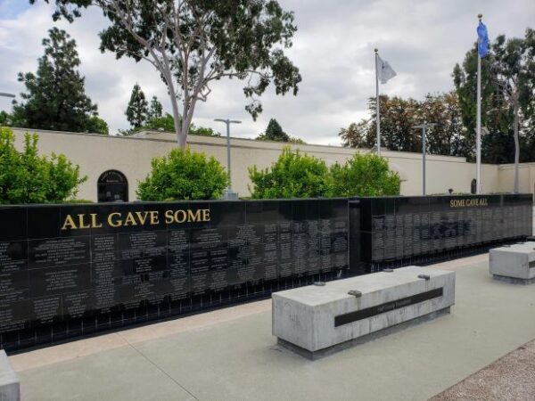UPLAND VETERANS’ PLAZA REFLECTION WALL