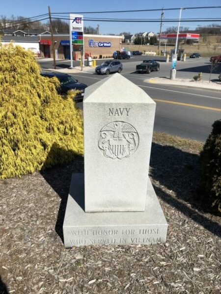 WITH HONOR FOR THOSE WHO SERVED IN VIETNAM WAR MEMORIAL