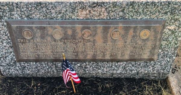 HYATTSVILLE LIVING AND DEAD VETERANS MEMORIAL