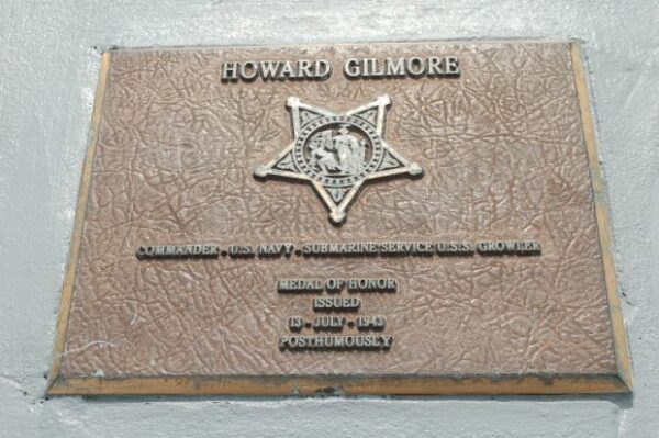 HOWARD GILMORE MEDAL OF HONOR WAR MEMORIAL PLAQUE