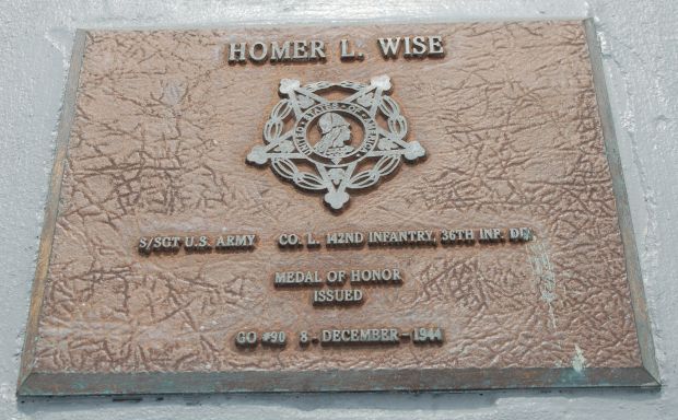 HOMER L. WISE MEDAL OF HONOR WAR MEMORIAL PLAQUE