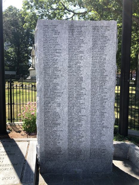 WORCESTER WORLD WAR II MEMORIAL HONOR ROLL STONE B