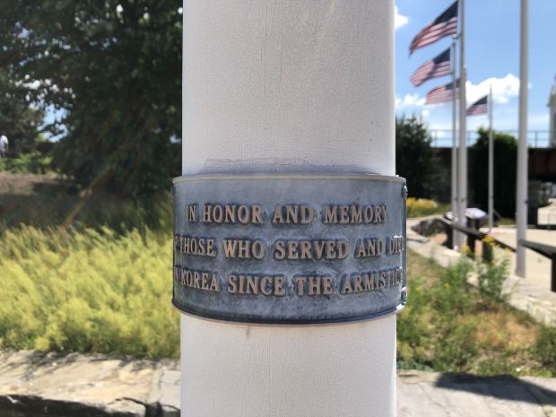 THOSE WHO SERVED AND DIED IN KOREA FLAGPOLE MEMORIAL PLAQUE