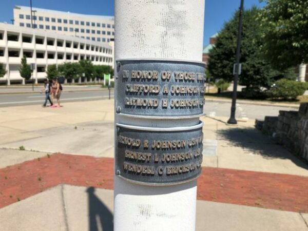 IN HONOR OF THOSE WHO SERVED FLAGPOLE WAR MEMORIAL PLAQUES