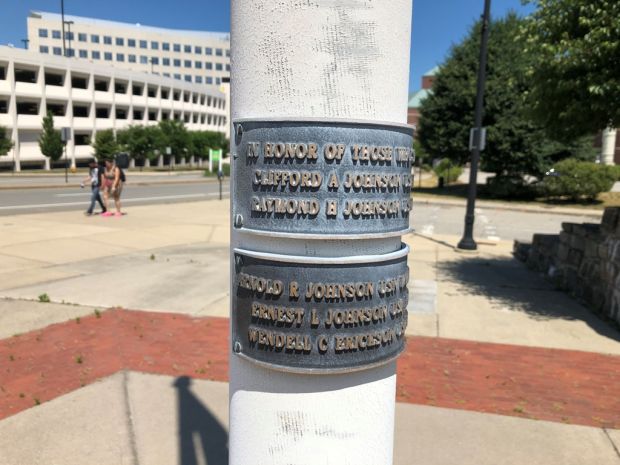 IN HONOR OF THOSE WHO SERVED FLAGPOLE WAR MEMORIAL PLAQUES