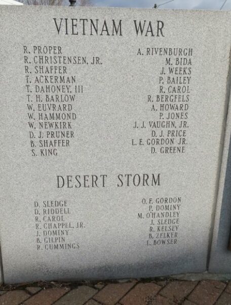 TOWN OF AMENIA WAR VETERANS MEMORIAL STONE H