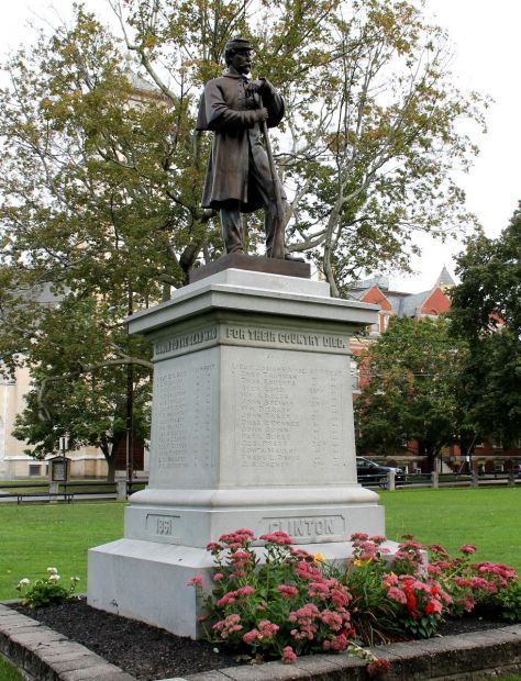 CLINTON, MASS. CIVIL WAR MEMORIAL