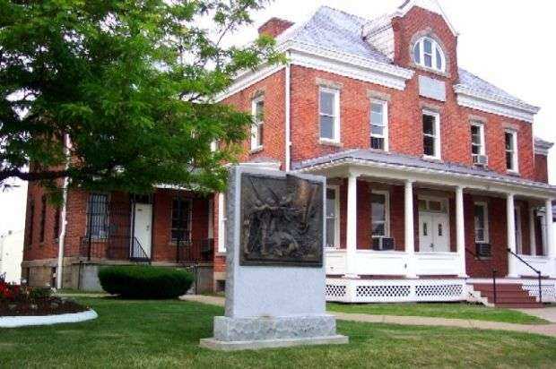 142ND PENNSYLVANIA VOLUNTEER INFANTRY MEMORIAL