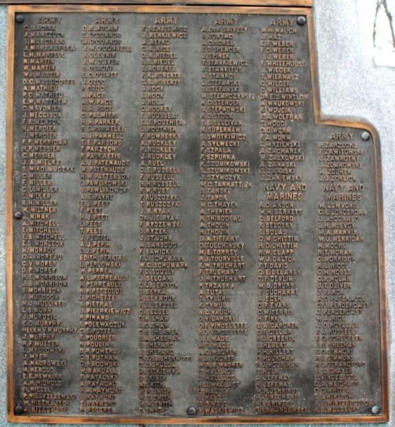 EASTHAMPTON THE WORLD WAR MEMORIAL PLAQUE C