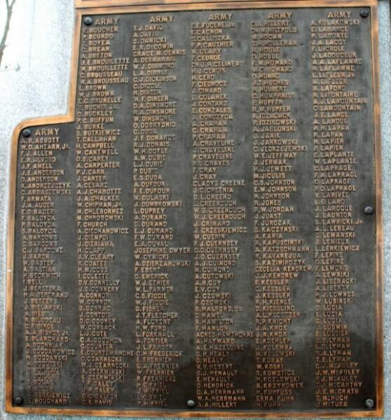 EASTHAMPTON THE WORLD WAR MEMORIAL PLAQUE B