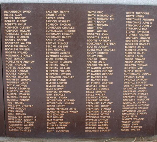 EASTHAMPTON WORLD WAR II MEMORIAL PLAQUE I