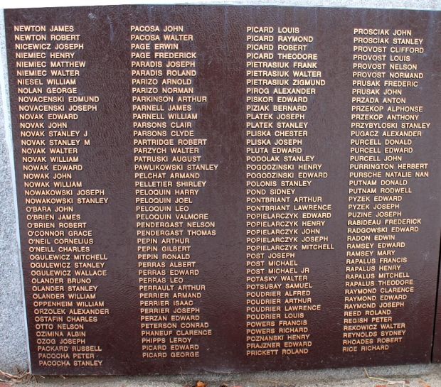 EASTHAMPTON WORLD WAR II MEMORIAL PLAQUE H