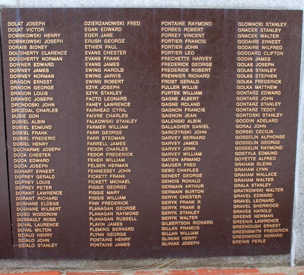 EASTHAMPTON WORLD WAR II MEMORIAL PLAQUE E