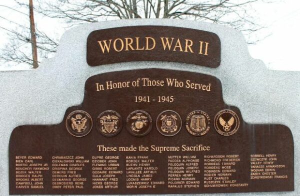 EASTHAMPTON WORLD WAR II MEMORIAL PLAQUE A