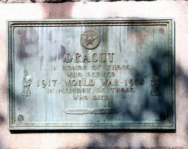 DRACUT MEMORY OF THOSE WHO DIED WORLD WAR MEMORIAL PLAQUE