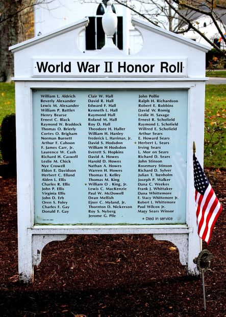 DENNIS, MASS. WORLD WAR II HONOR ROLL MEMORIAL