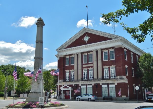 TOWN OF MONTGOMERY CIVIL WAR MEMORIAL