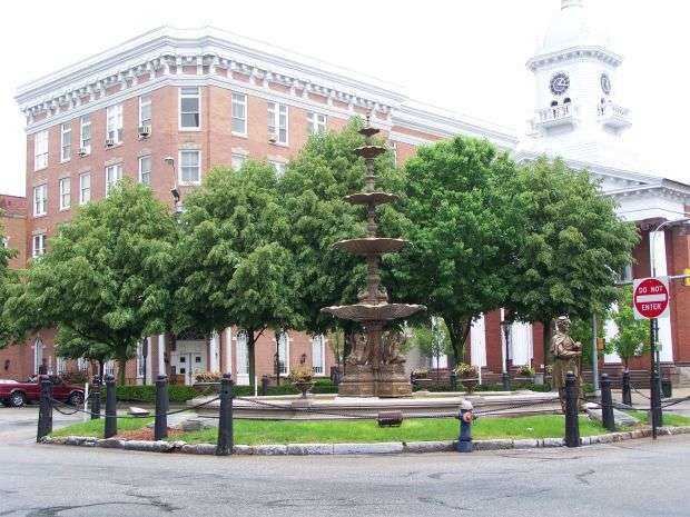 FRANKLIN COUNTY WAR MEMORIAL FOUNTAIN