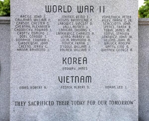 TOWN OF MAYNARD WAR VETERANS MEMORIAL STONE