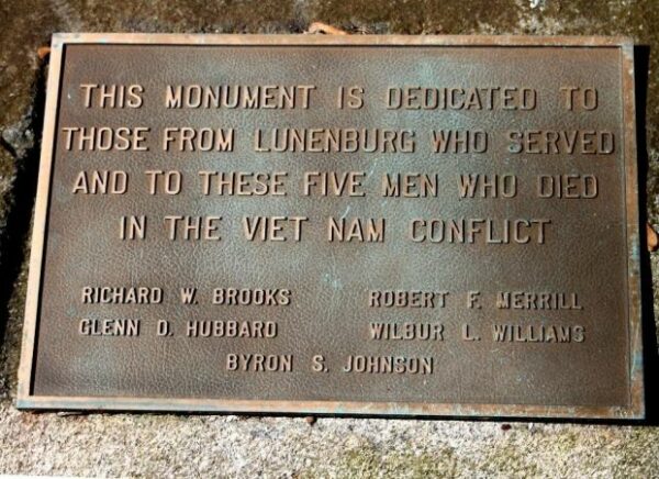 LUNENBURG VIETNAM WAR SUPREME SACRIFICE MEMORIAL PLAQUE