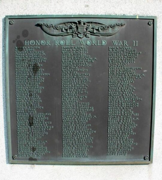 HOLDEN WORLD WAR II MEMORIAL PLAQUE D
