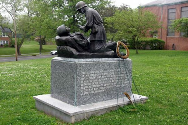 FATHER VINCENT CAPODANNO MEDAL OF HONOR MEMORIAL BACK