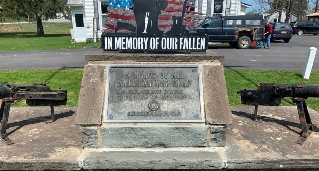 LAURENS ALL AMERICAN WAR DEAD MEMORIAL PLAQUE
