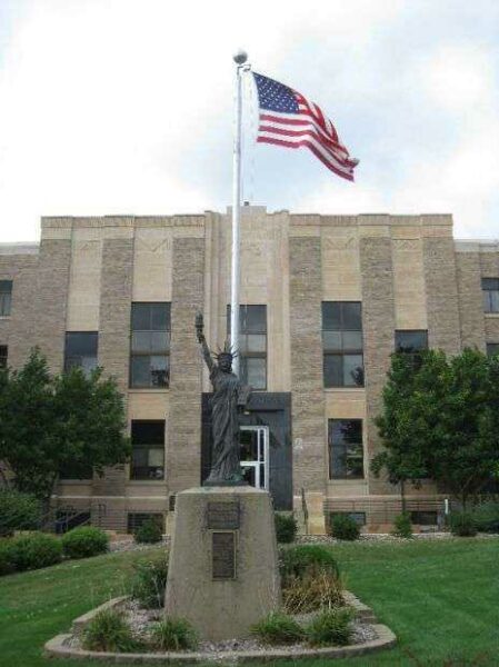 BREMER COUNTY VETERANS MEMORIAL