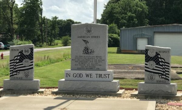 TOWN OF HUNTLAND VETERANS MEMORIAL