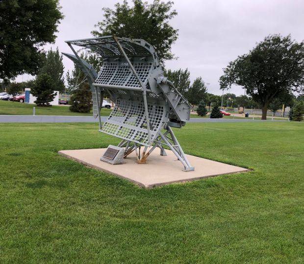 MARK 4 FIRE CONTROL RADAR DIRECTOR ANTENNA MEMORIAL