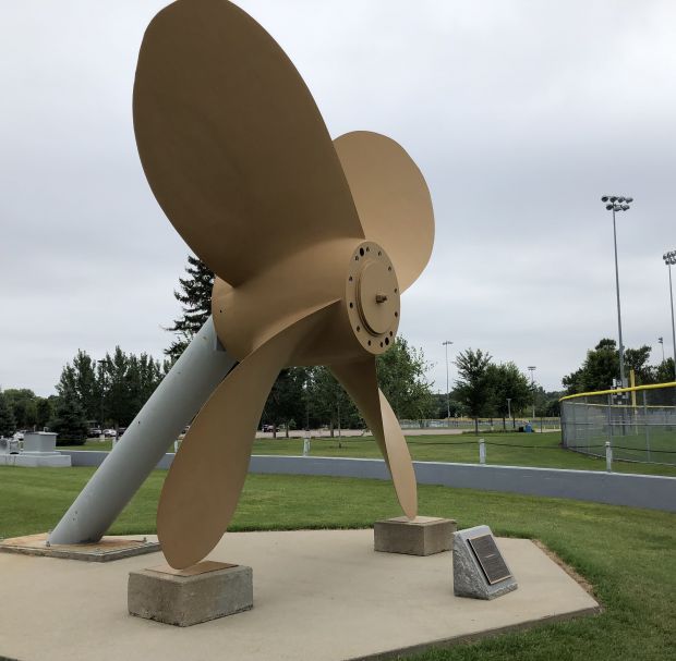BRONZE PROPELLER WAR MEMORIAL