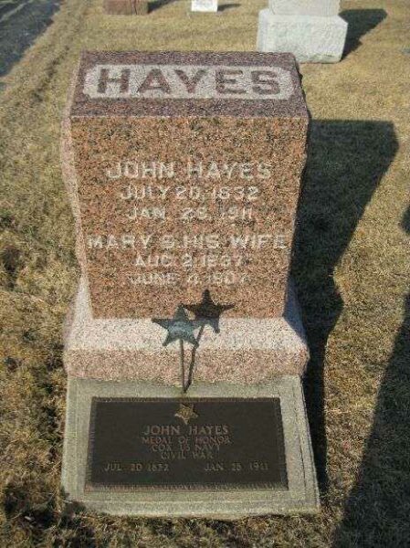 COXSWAIN JOHN HAYES MEDAL OF HONOR GRAVESTONE