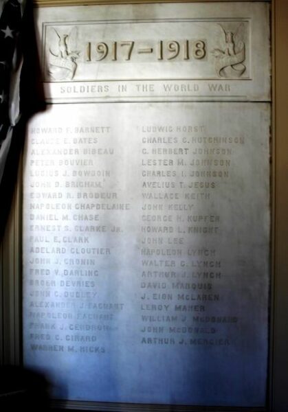 SUTTON SOLDIERS IN THE WORLD WAR MEMORIAL STONE A
