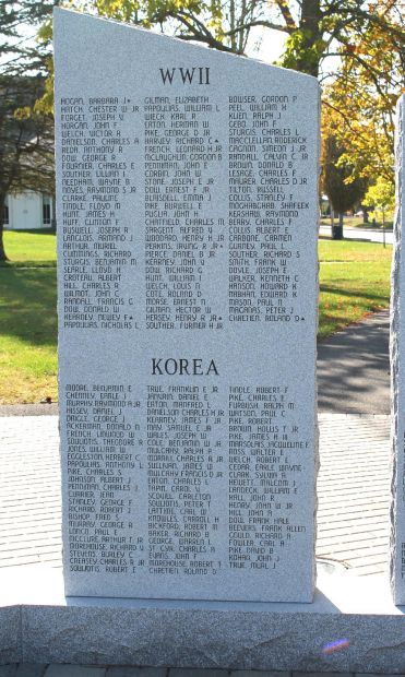 TOWN OF SALISBURY WAR VETERANS MEMORIAL STONE D