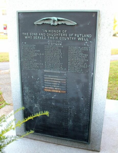 RUTLAND, MA WAR VETERANS MEMORIAL PLAQUE D